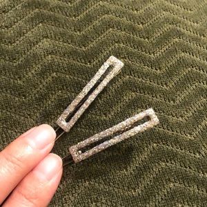 Super sparkly set of barrettes!